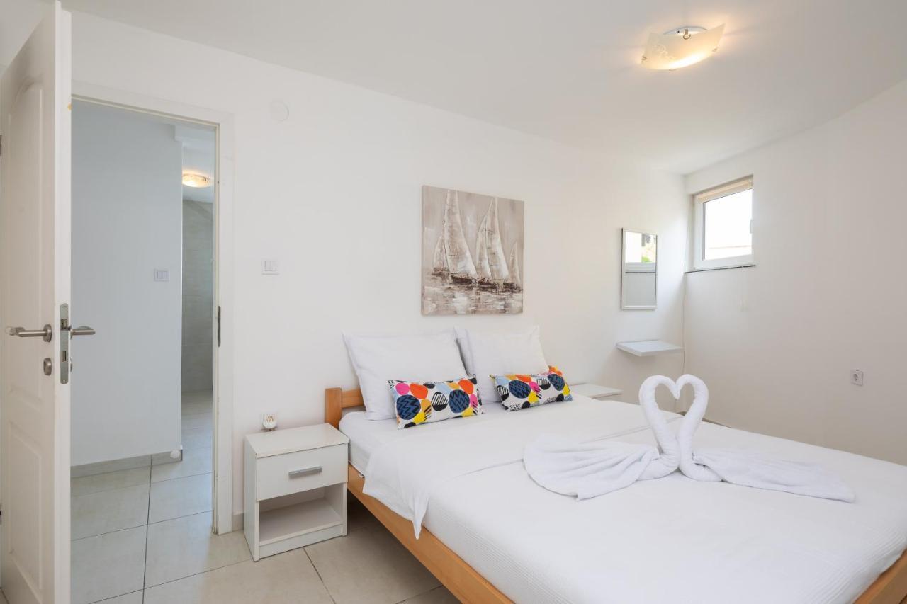 Estella Villa Apartments Rogoznica  Extérieur photo